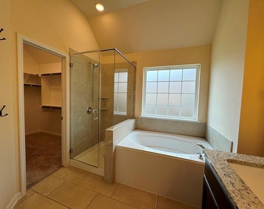5115 Leaning Tree Dr - Photo Thumbnail 32