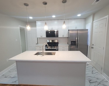 414 Orange Street Se - Photo Thumbnail 3