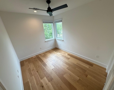 4806 Lott Ave - Photo Thumbnail 6