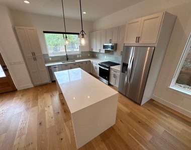 4806 Lott Ave - Photo Thumbnail 2