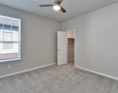 1015 Vista View Dr - Photo Thumbnail 14