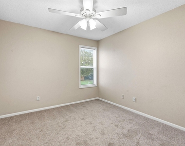 8811 Schick Rd - Photo Thumbnail 17