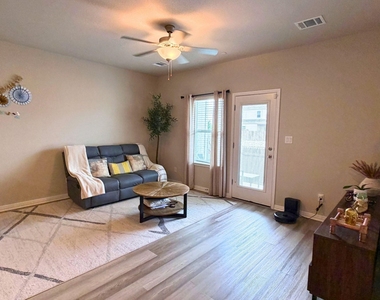 1850 Settlers Glen Dr - Photo Thumbnail 1