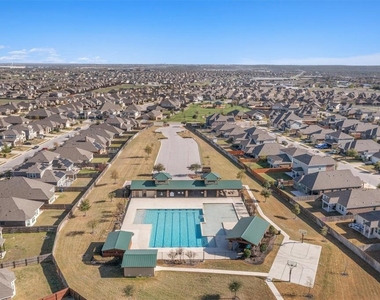 6420 Turin Ln - Photo Thumbnail 18