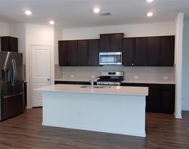 6420 Turin Ln - Photo Thumbnail 5