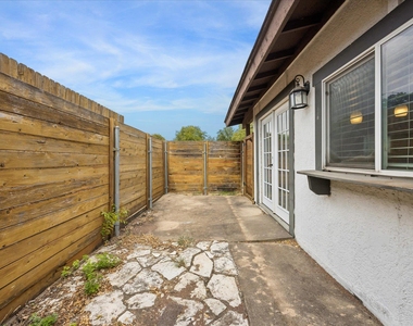 2717 Parker Ln - Photo Thumbnail 14