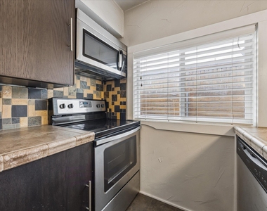 2717 Parker Ln - Photo Thumbnail 7