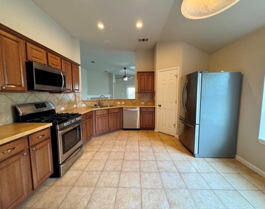 285 Amber Ash Dr - Photo Thumbnail 10