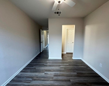 285 Amber Ash Dr - Photo Thumbnail 20