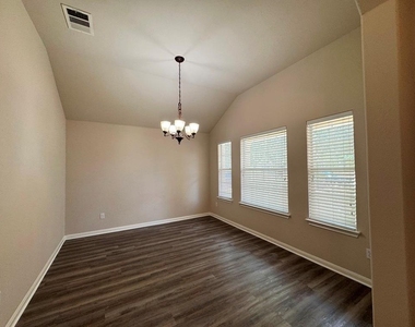 285 Amber Ash Dr - Photo Thumbnail 3