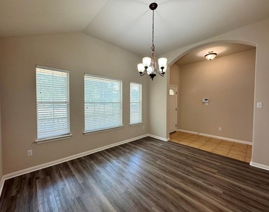 285 Amber Ash Dr - Photo Thumbnail 5
