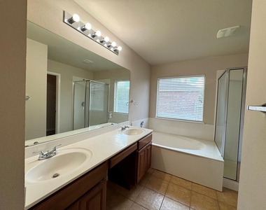 285 Amber Ash Dr - Photo Thumbnail 15