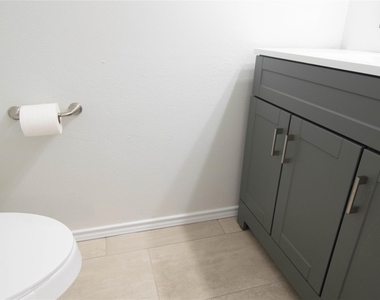 6804 Old Quarry Ln - Photo Thumbnail 17