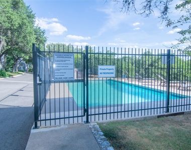 6804 Old Quarry Ln - Photo Thumbnail 20