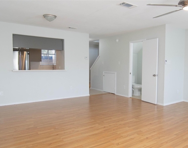 6804 Old Quarry Ln - Photo Thumbnail 8