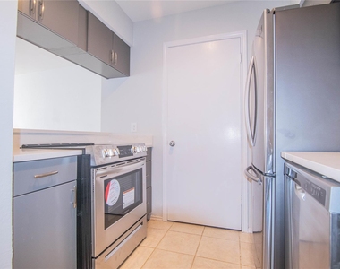 6804 Old Quarry Ln - Photo Thumbnail 3