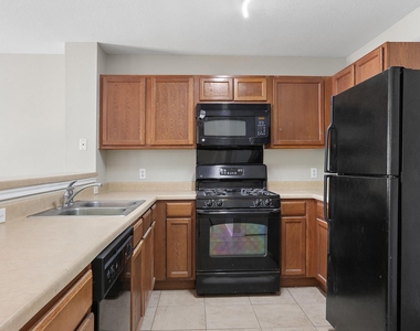 3512 Sand Dunes Ave - Photo Thumbnail 9