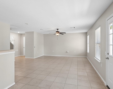 3512 Sand Dunes Ave - Photo Thumbnail 5