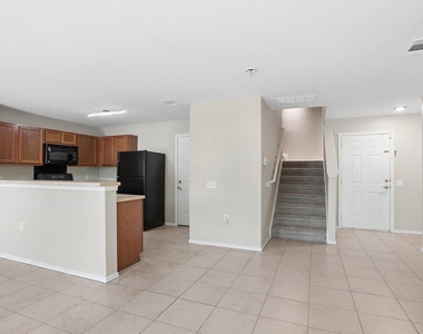 3512 Sand Dunes Ave - Photo Thumbnail 6