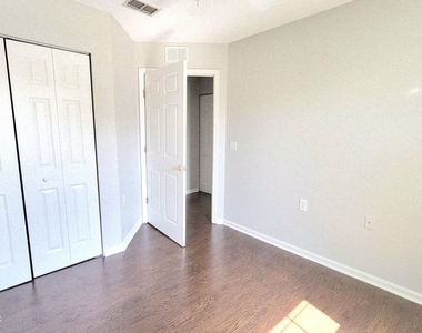 2525 Haywood Estates Lane - Photo Thumbnail 12