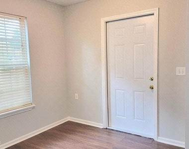 2525 Haywood Estates Lane - Photo Thumbnail 17