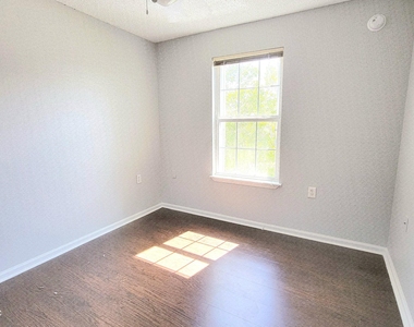 2525 Haywood Estates Lane - Photo Thumbnail 7