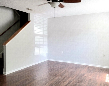2525 Haywood Estates Lane - Photo Thumbnail 2