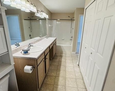 7800 Point Meadows Drive - Photo Thumbnail 11