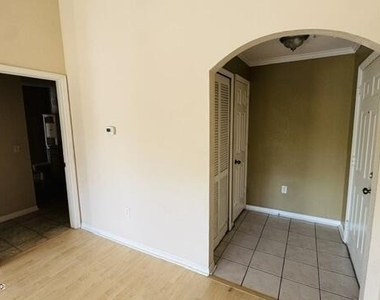7800 Point Meadows Drive - Photo Thumbnail 21