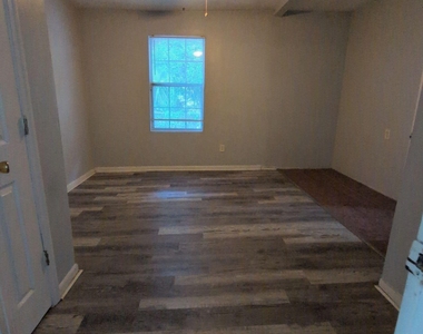 654 Beechwood Street - Photo Thumbnail 8