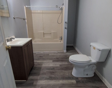 654 Beechwood Street - Photo Thumbnail 4