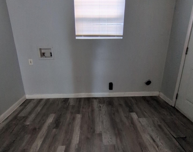 654 Beechwood Street - Photo Thumbnail 6
