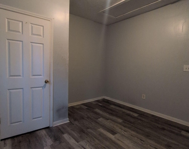 654 Beechwood Street - Photo Thumbnail 14