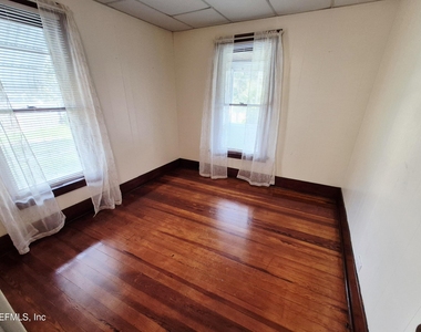 142 Euclid Avenue - Photo Thumbnail 8