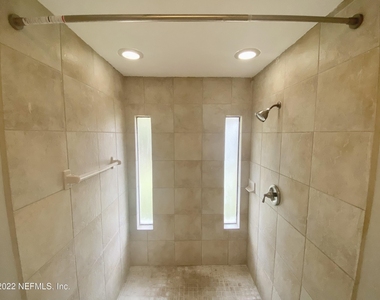 104 Coral Court - Photo Thumbnail 15