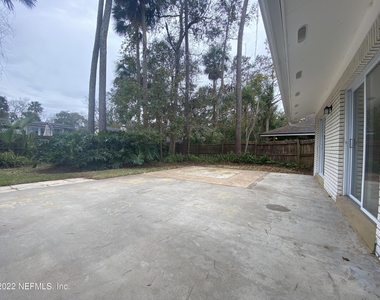 104 Coral Court - Photo Thumbnail 26