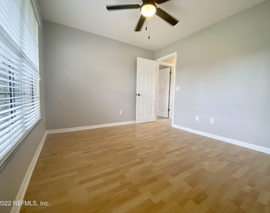 104 Coral Court - Photo Thumbnail 18
