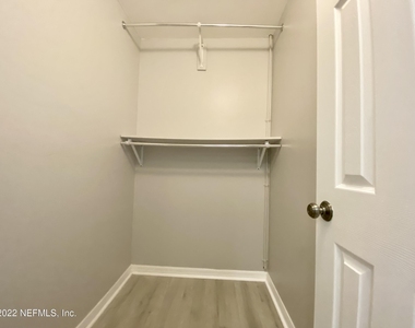 104 Coral Court - Photo Thumbnail 16