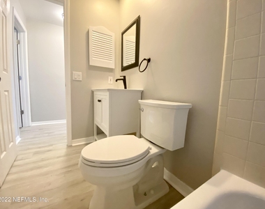 104 Coral Court - Photo Thumbnail 23