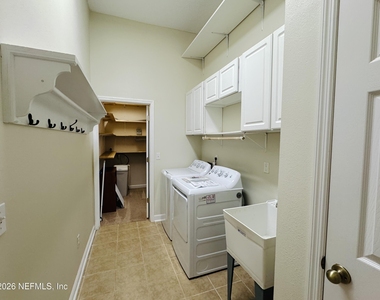 1796 Ferncreek Drive - Photo Thumbnail 18