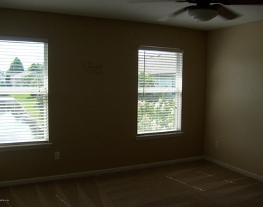529 South Branch Drive - Photo Thumbnail 5