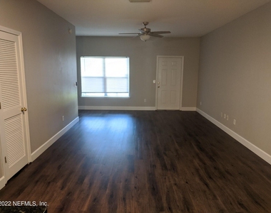 529 South Branch Drive - Photo Thumbnail 4