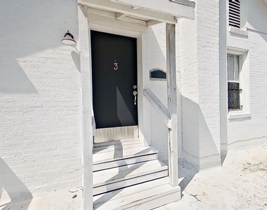 1279 Belmont Terrace - Photo Thumbnail 10