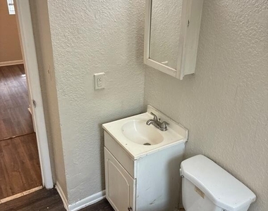 4520 Bessie Circle W - Photo Thumbnail 11