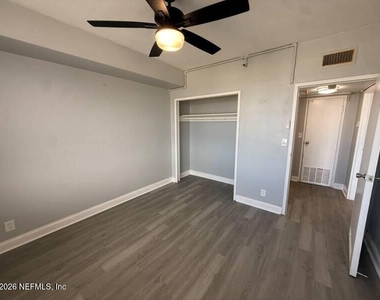 311 W Ashley Street - Photo Thumbnail 3