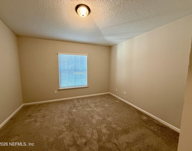 450 Clinton Drive - Photo Thumbnail 14