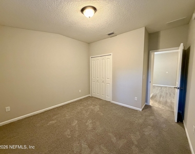 450 Clinton Drive - Photo Thumbnail 12