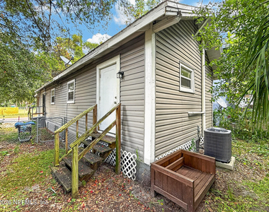 1524 Pasco Street - Photo Thumbnail 2