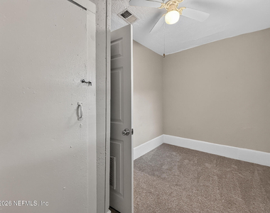 1524 Pasco Street - Photo Thumbnail 16