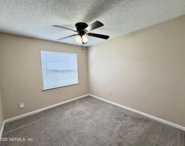 11947 Pequots Lane - Photo Thumbnail 12